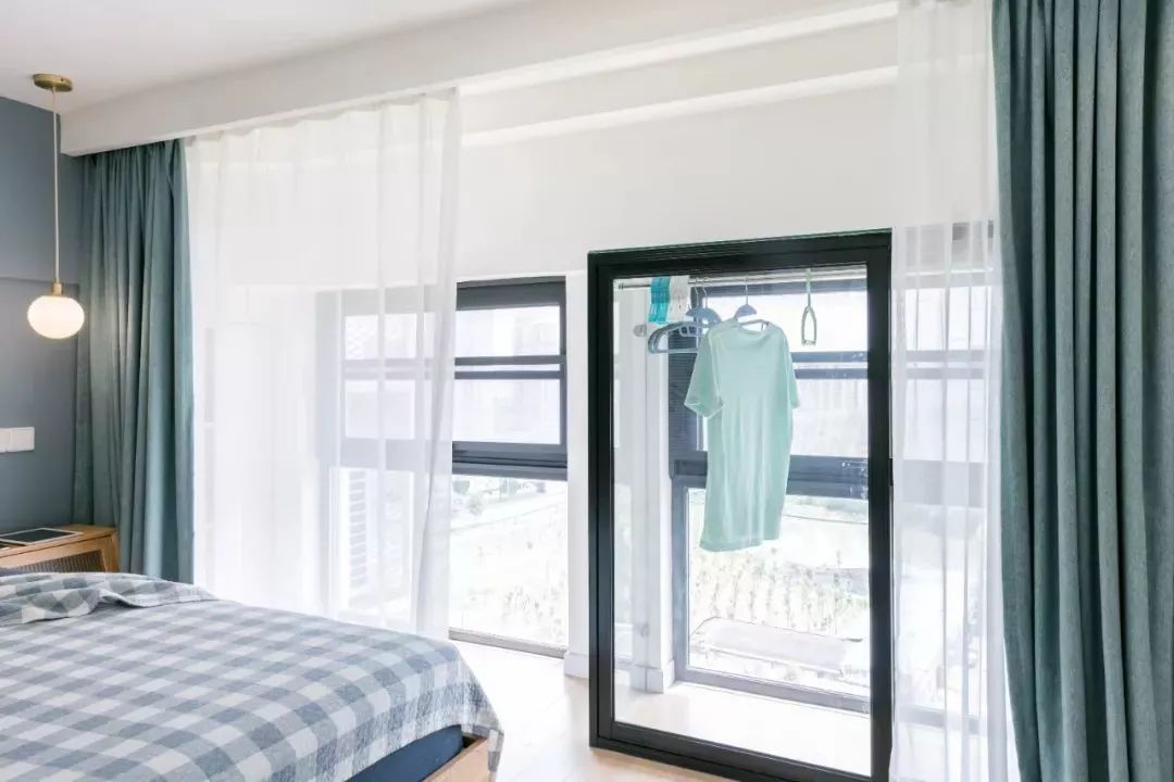 64㎡现代轻奢公寓，买了小复式，这样装修好精致