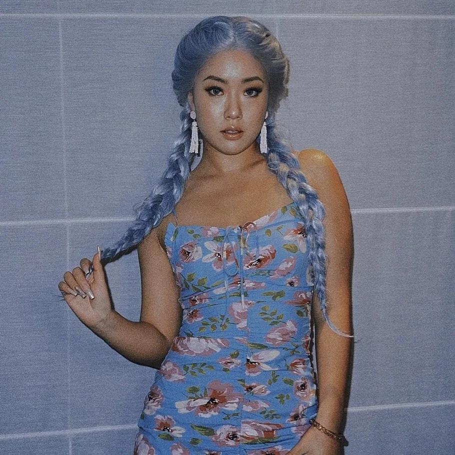 宋妍霏程潇王菊跨年演唱会,王菊为宋妍霏化妆视频