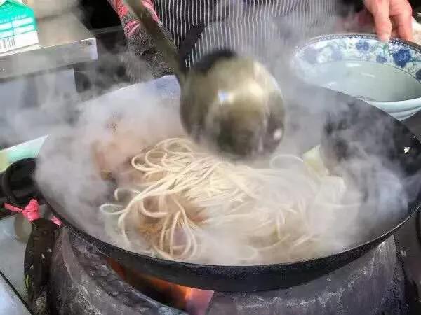 宁波哪里有吃正宗牛肉面的地方,宁波顶流商圈