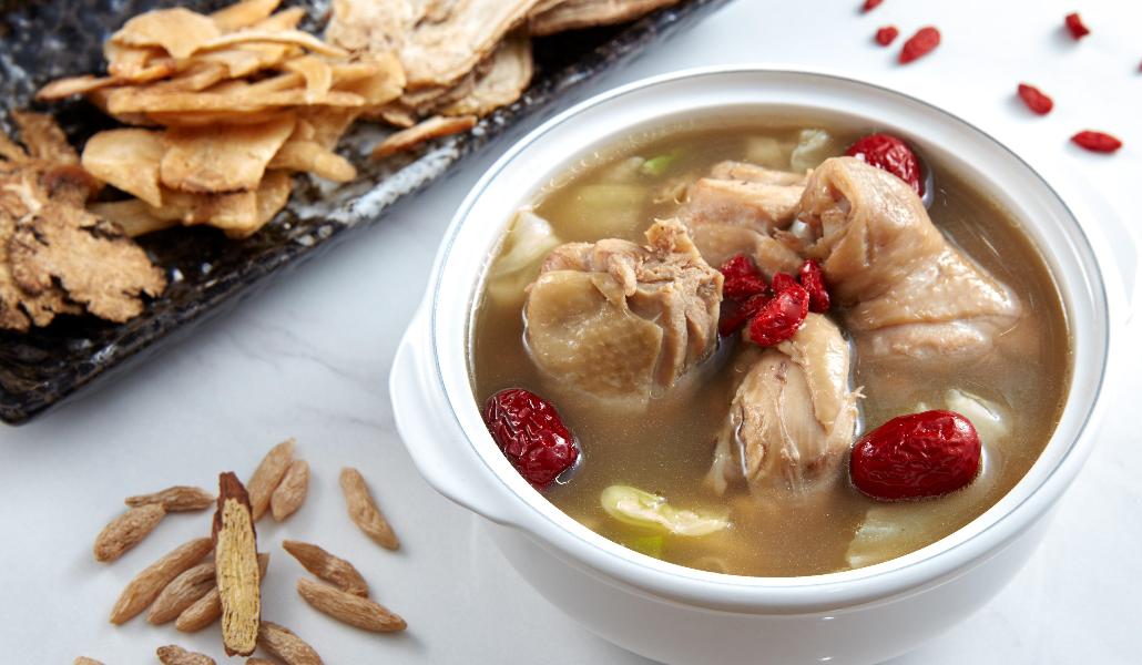 宝宝反复发烧手脚冰凉怎么解决,宝宝反复发烧手脚发热怎么办