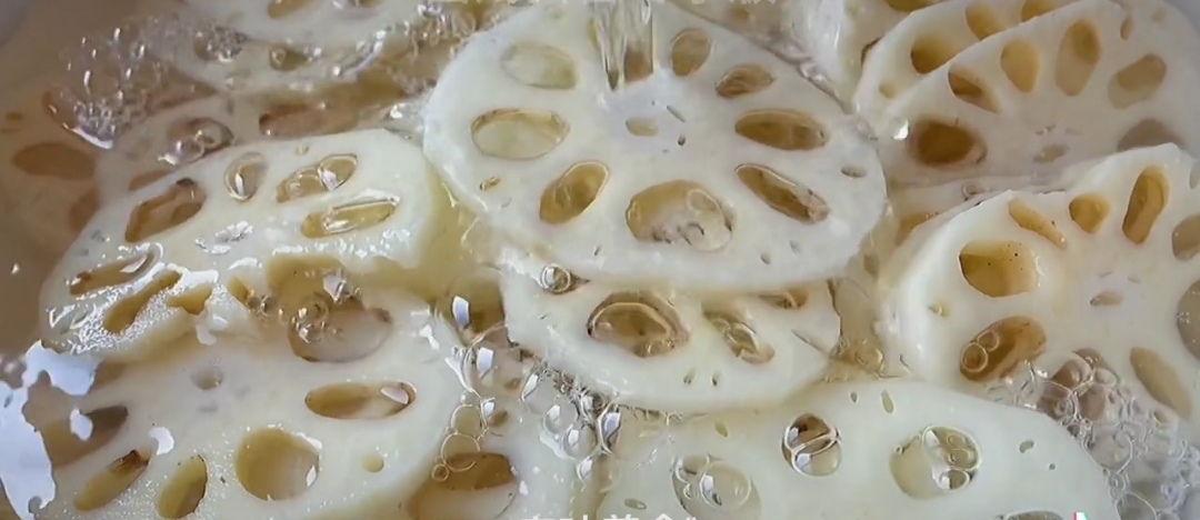 莲藕清洗淤泥法,清洗莲藕里面的泥