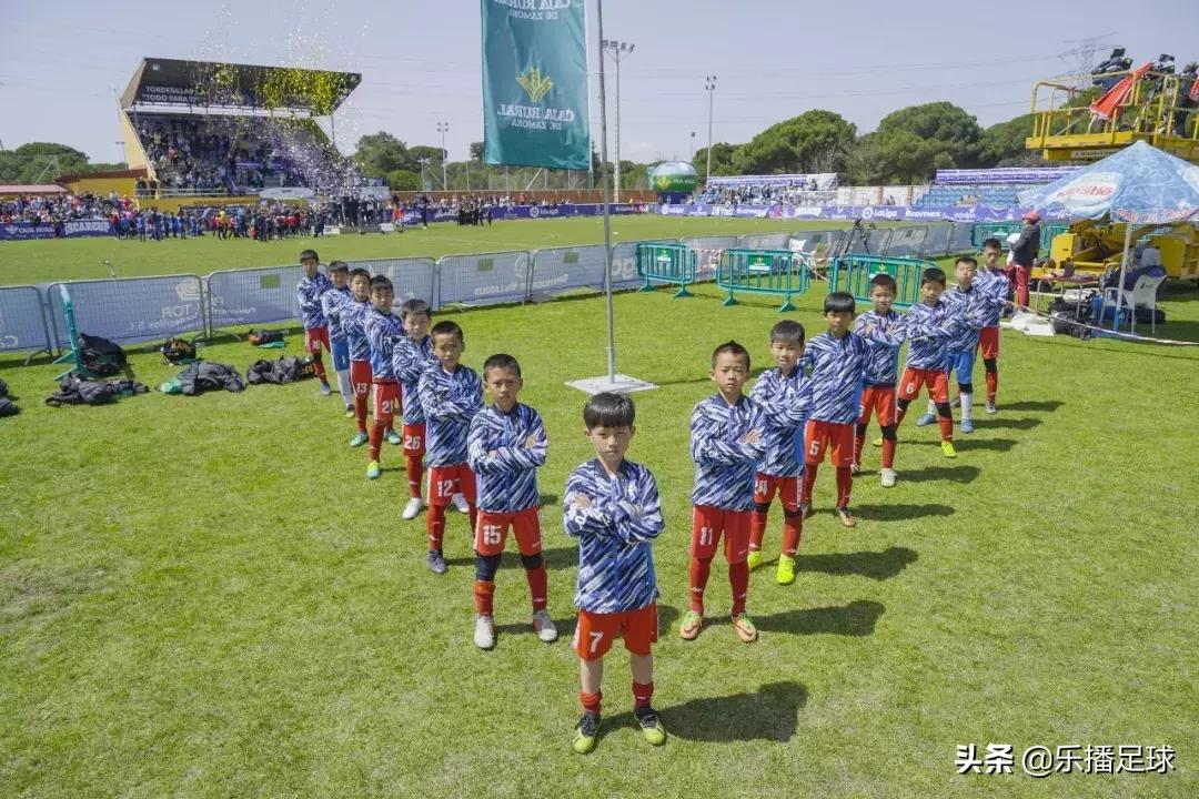 十岁少年为中国足球正名：我们是不可轻易战胜的！