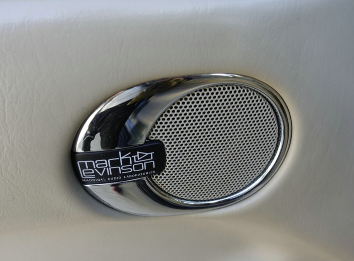 丰田陆巡对比沃尔沃xc60,丰田陆巡和雷克萨斯570哪个好