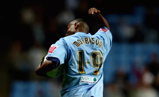 足坛有哪些球衣退役,足坛球星那些事