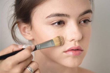 揭秘粉底液遮暇,先涂粉底液还是遮瑕膏呢