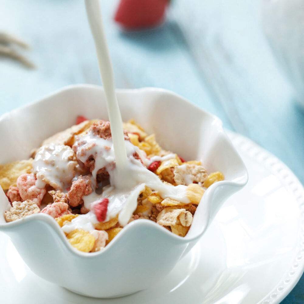 是谁将马匹饲料推销到了人们的餐桌?燕麦的故事,背后的资本味道