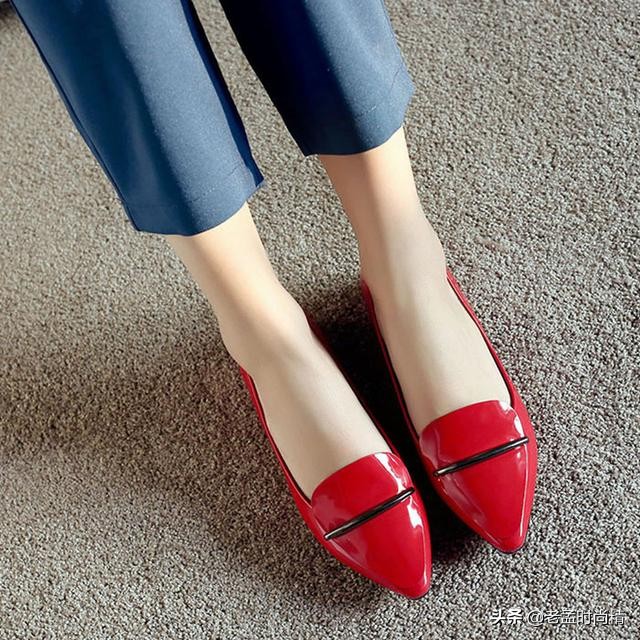 站着上班穿哪种鞋不会脚疼,工作久站如何缓解脚疼