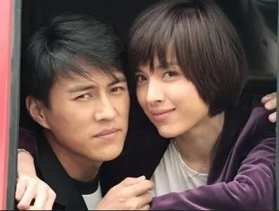 李佳多少岁嫁给靳东的,李佳结过几次婚