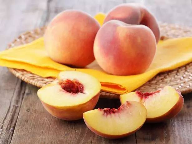 害怕吃的东西有毒,桃子有可能食物中毒吗