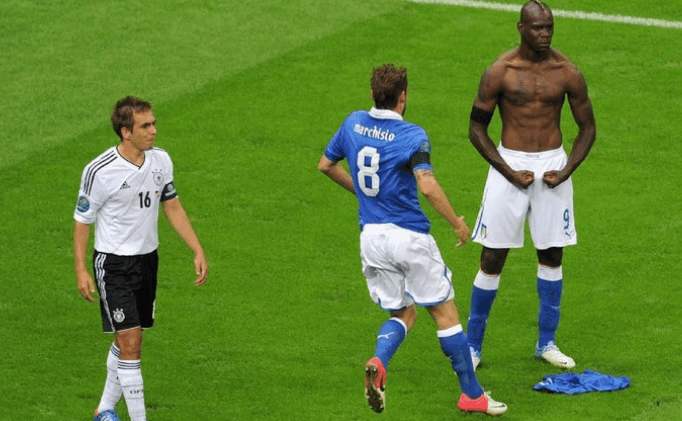 足球的青春回忆,关于足球青春的作文