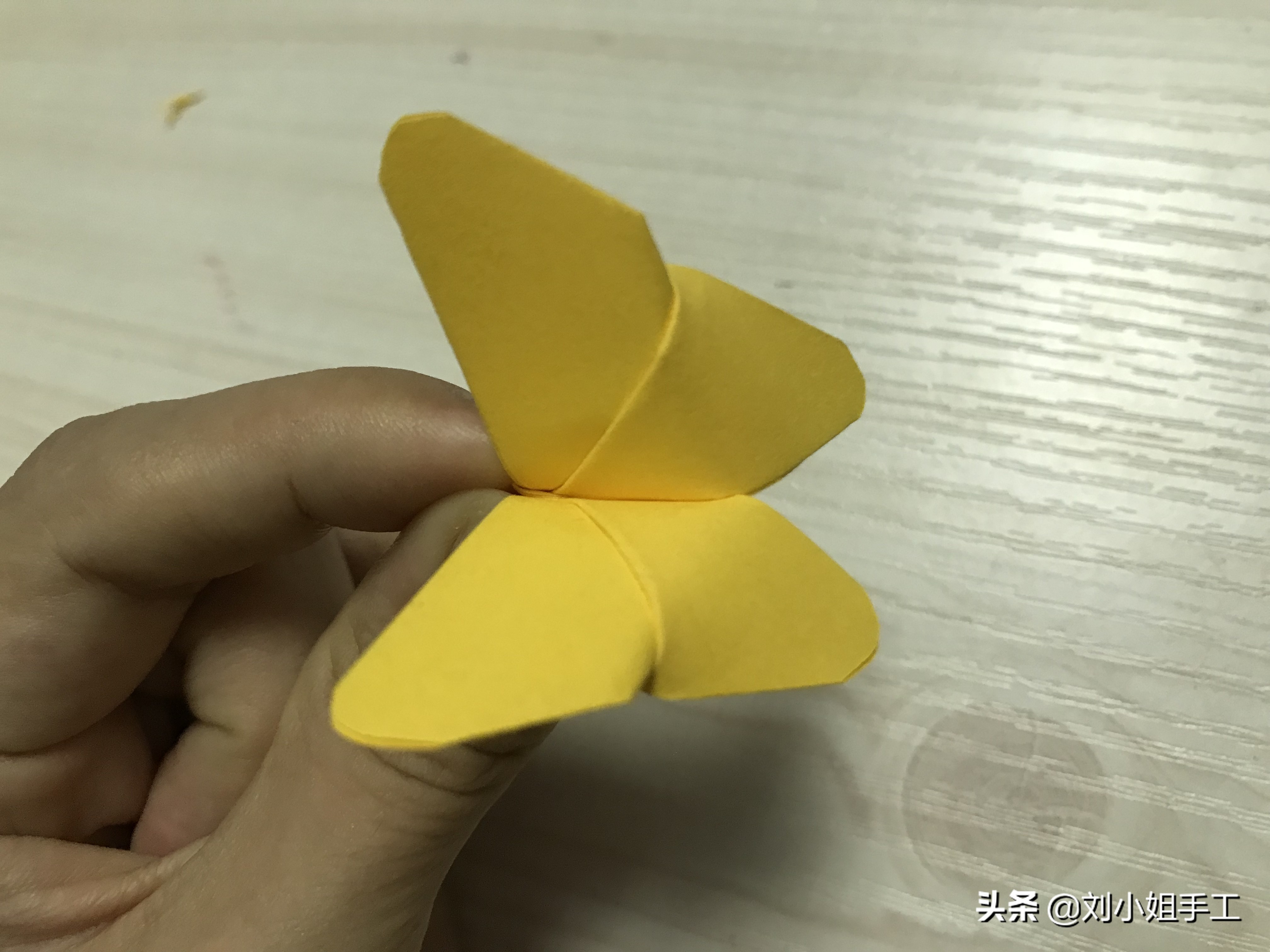 简单的蝴蝶折纸戒指,会飞蝴蝶简单折纸
