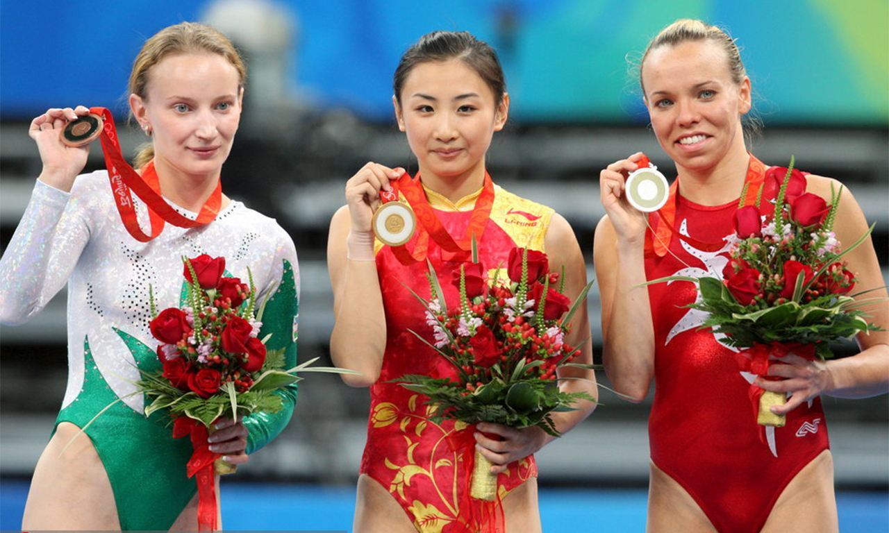 何雯娜郭晶晶,同样是世界冠军郭晶晶何雯娜