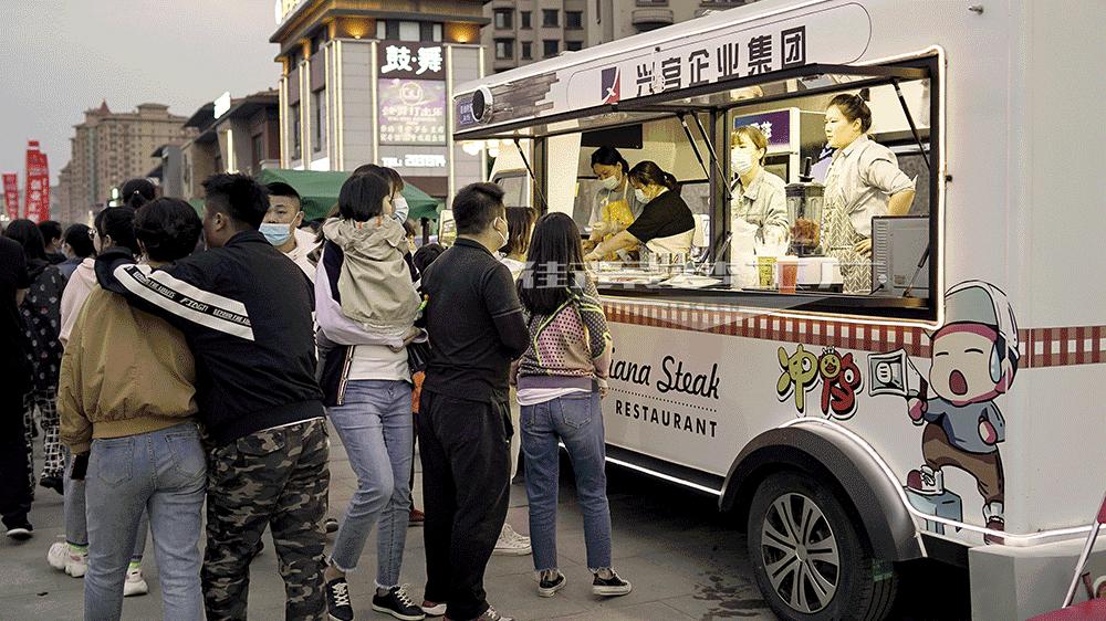 抢抓Z世代消费新风口，葫芦岛兴宫中街“集装箱”主题街游客爆满