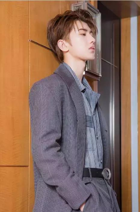 蔡徐坤哥哥衣服品牌是什么,蔡徐坤的服装品牌叫啥