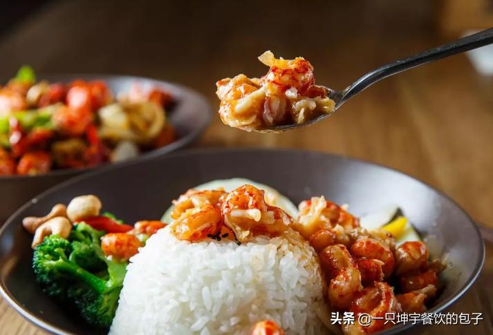 龙虾饭是什么样子的,龙虾饭什么味道好吃