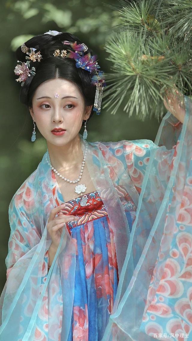 中国风古装汉服仙气襦裙方领齐胸,汉服魏晋古装交领齐腰襦裙中国风