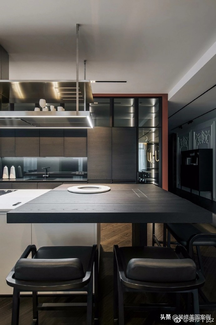 黑色是最有态度的颜色高贵而优雅,黑色是有态度的颜色高贵而优雅