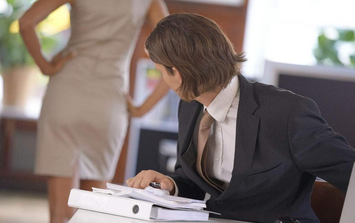 面对性侵事件，不作为的阿里巴巴管理层，是否构成“包庇罪”？