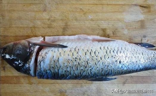 清蒸草鱼最好吃的做法和步骤,怎么做清蒸草鱼又好吃又简单