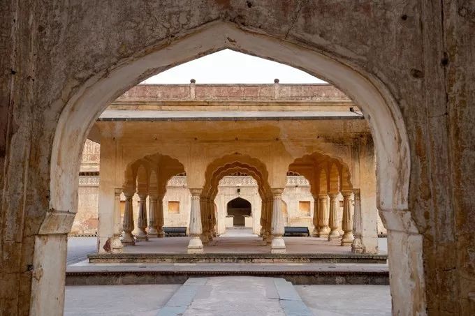 印度这座老城，房子都是粉色，去亚洲最豪华电影院只要几十元