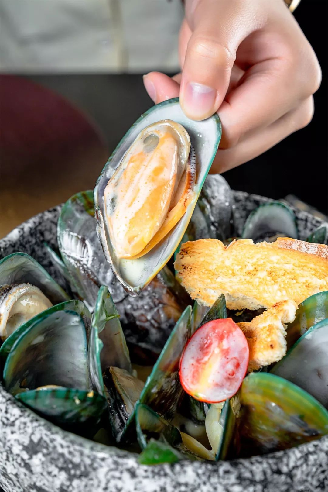 召唤佛山大胃王！足足八层高XXXXXL号大力水手汉堡，全部吃完免单