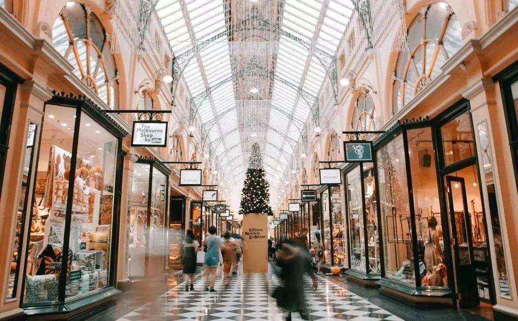 超High呦，十一假期出国购物竟然省出个新iPhone