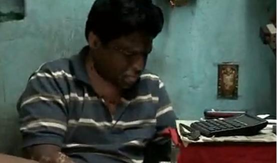 印度穷人下水道里淘金,印度穷人淘金