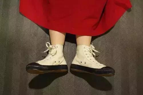 春夏穿搭必备高颜值帆布鞋,舒适又百搭的帆布鞋你不来一双吗