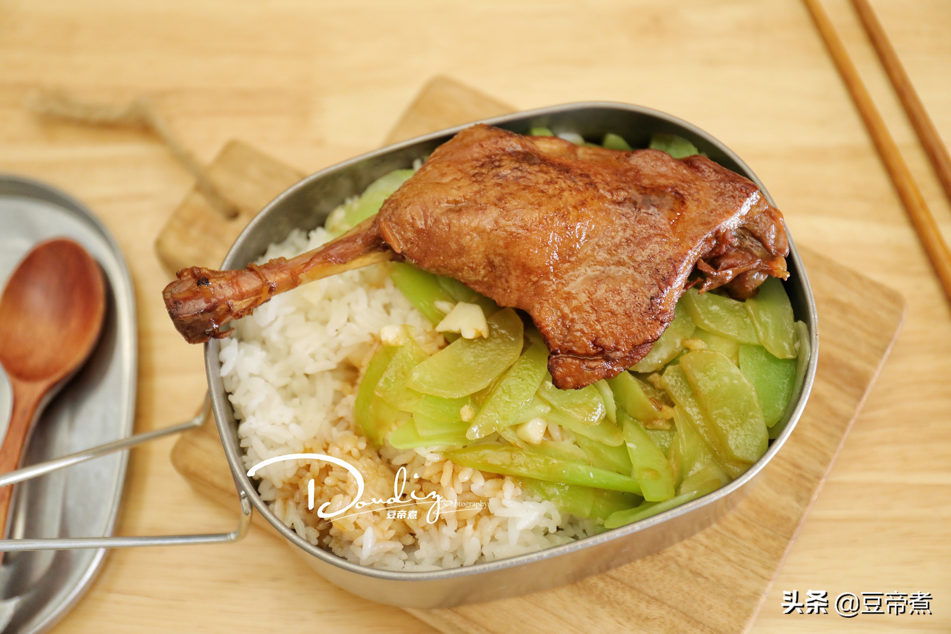 八十年代特色老盒饭,八零年代铁饭盒便当