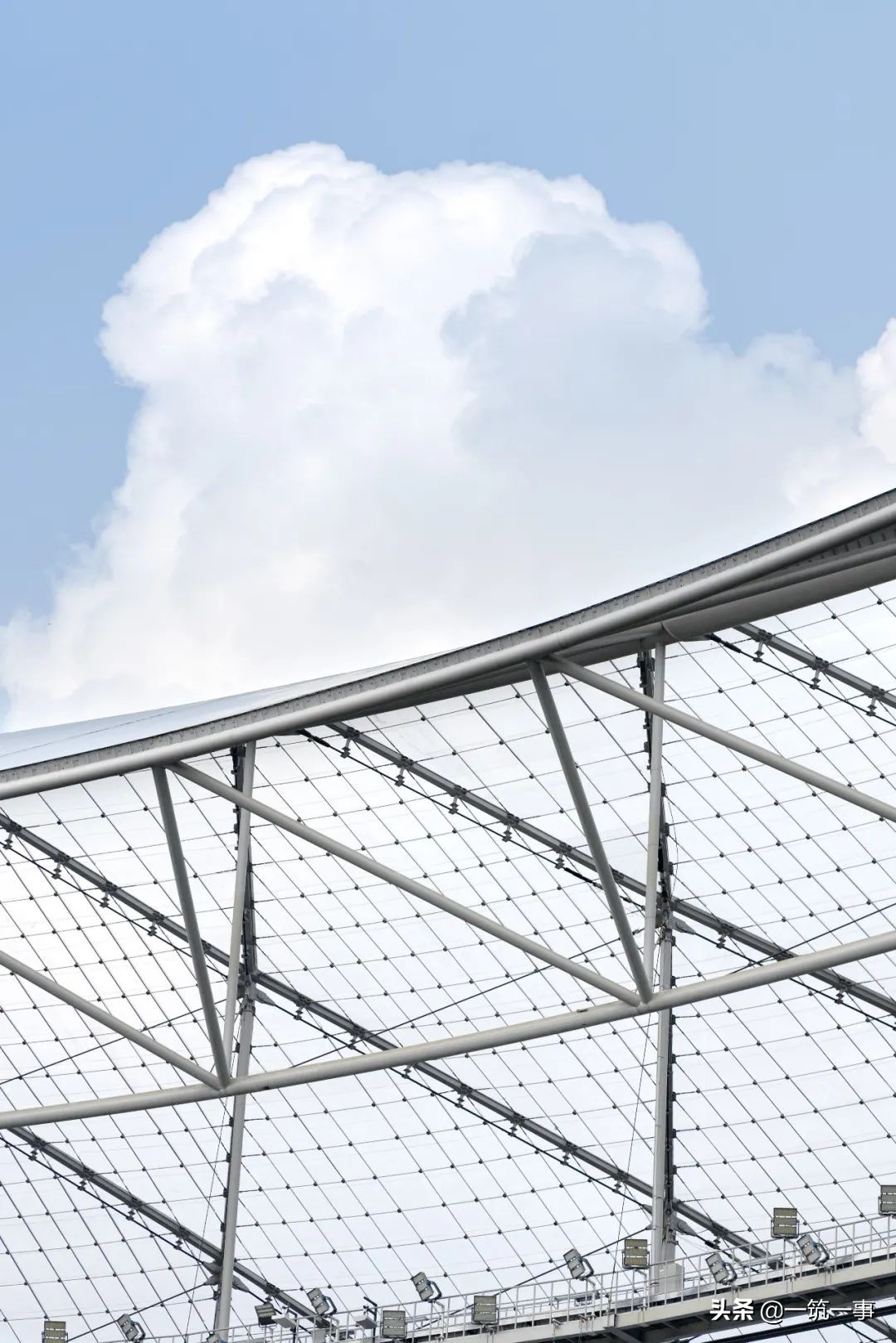 凤凰山体育公园：这座满足顶级赛事标准的场馆藏了多少“秘密”？