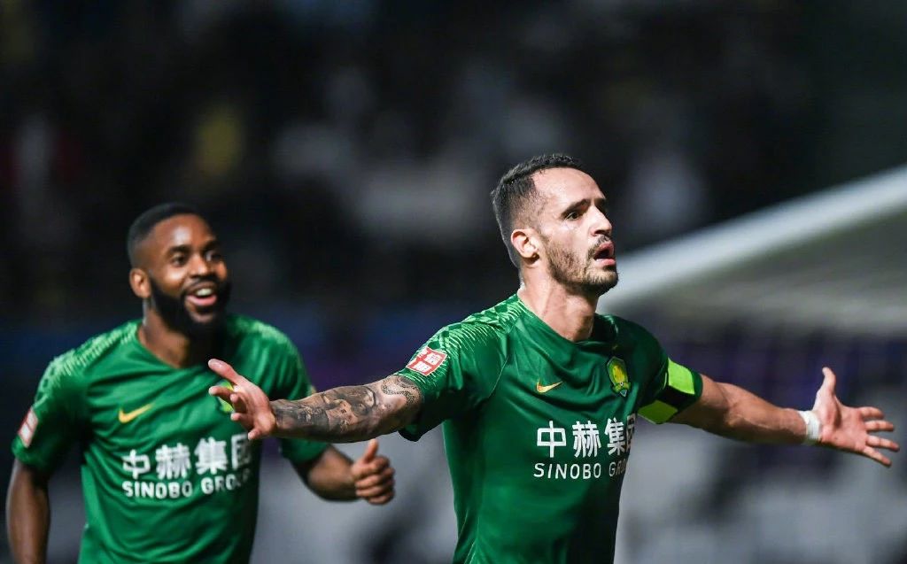 客场2-1逆转战胜富力,中超焦点战国安1比3不敌恒大