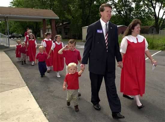 夫妻25年生19个孩子，太幸福了