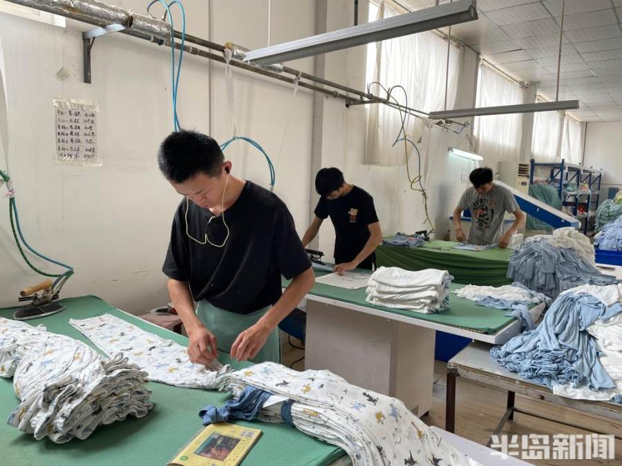 半岛观察丨一条盖毯爆火背后的童装江湖:3000家企业即墨鏖战,如何赢得三孩商机