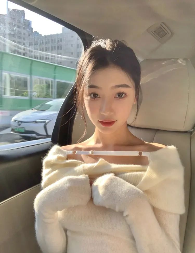 柳岩大波浪发型,适合头包脸的发型推荐