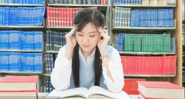 “论文查重”一次500元，毕业生难逃收割