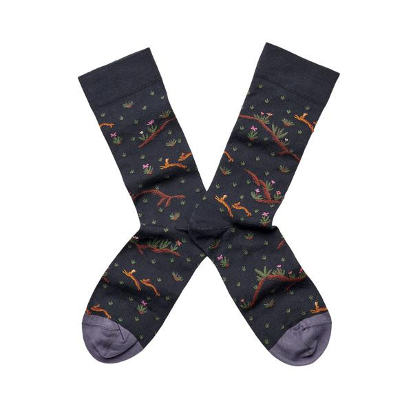 谁说袜子很无趣？BonneMaison，每一双袜子都存在强烈的故事感！