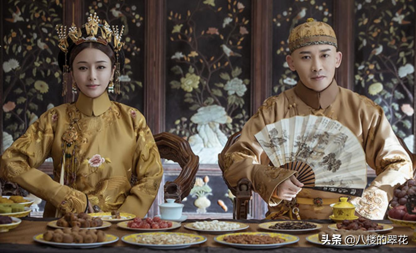 段誉可留学，乾隆能炒股，混编中国史与世界史的清奇画风