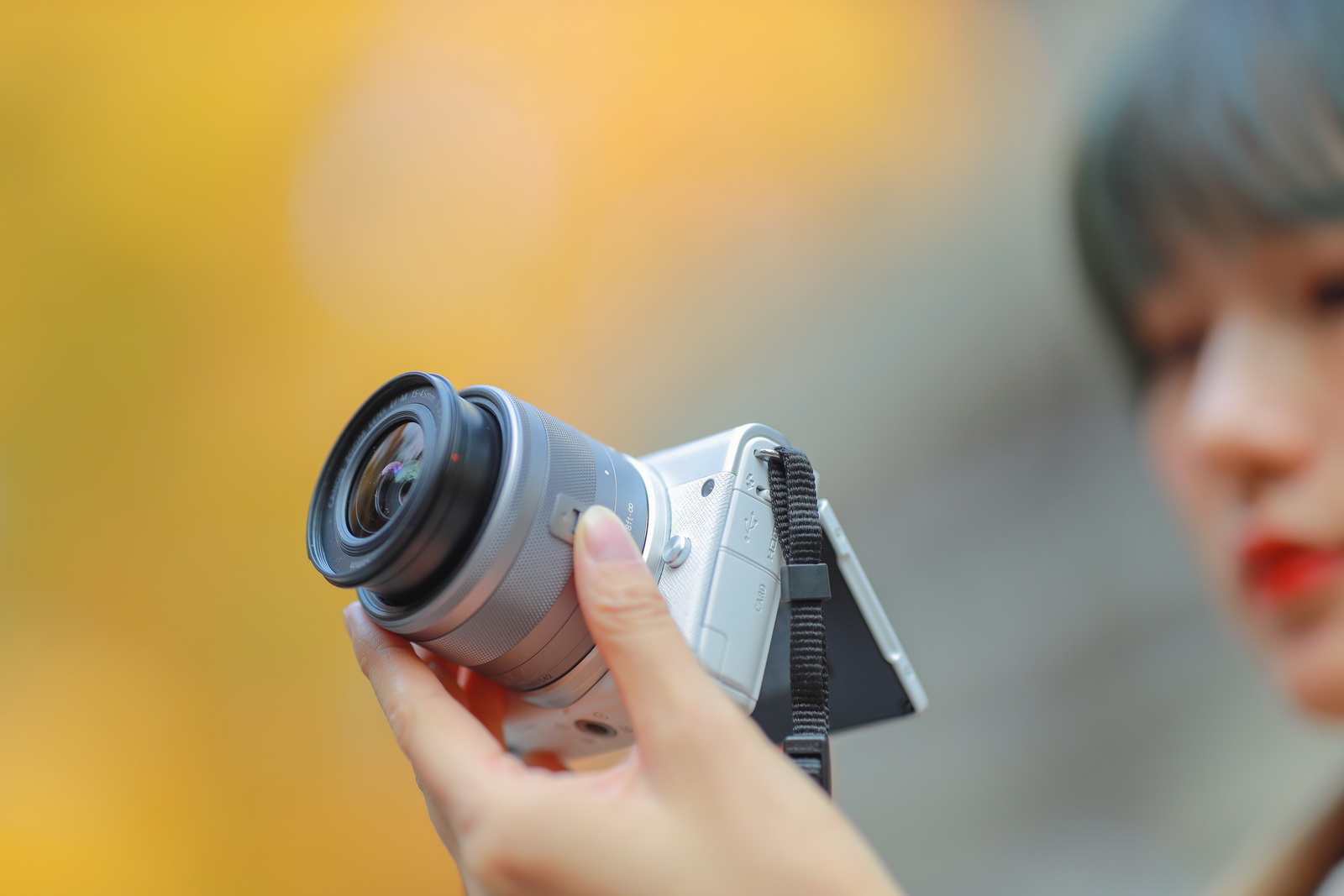 佳能eosm2值得买吗,佳能发布eosm200入门级无反相机