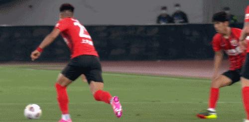 5黄1红！点球绝平！上海德比！谁与争锋