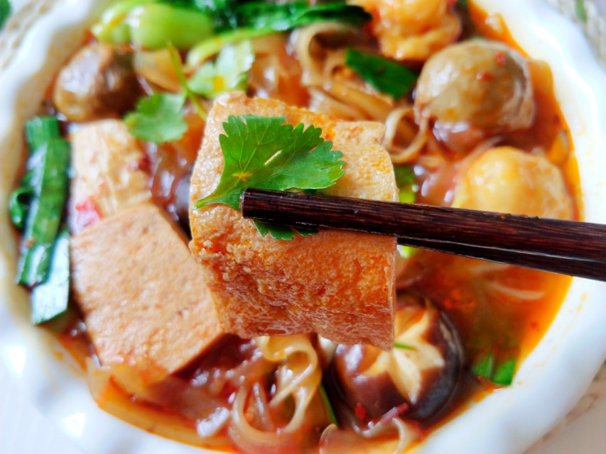 麻辣烫自己在家做干净又卫生,在家自己做麻辣烫火锅的家常做法