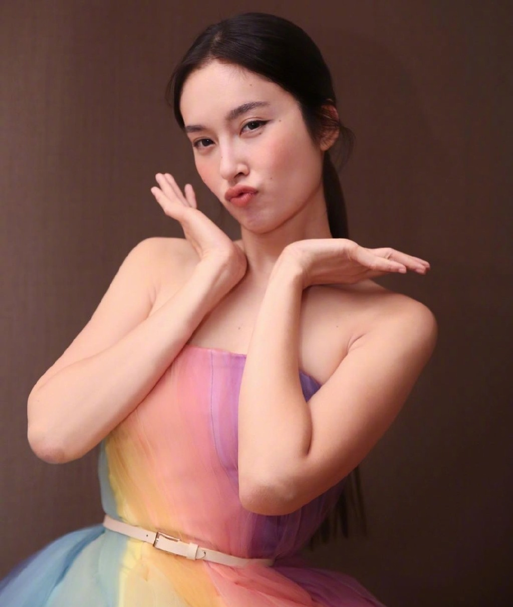 泰国女明星时装秀,泰国女明星aump走秀