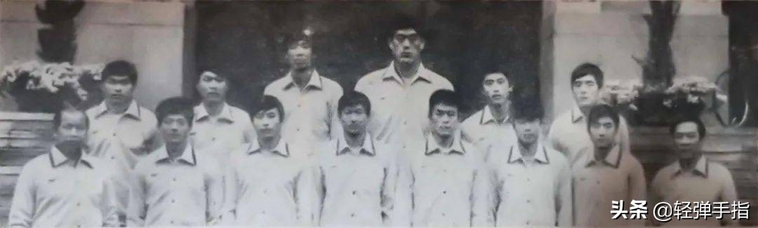 原篮球运动员穆铁柱现况,穆铁柱最伟大中锋