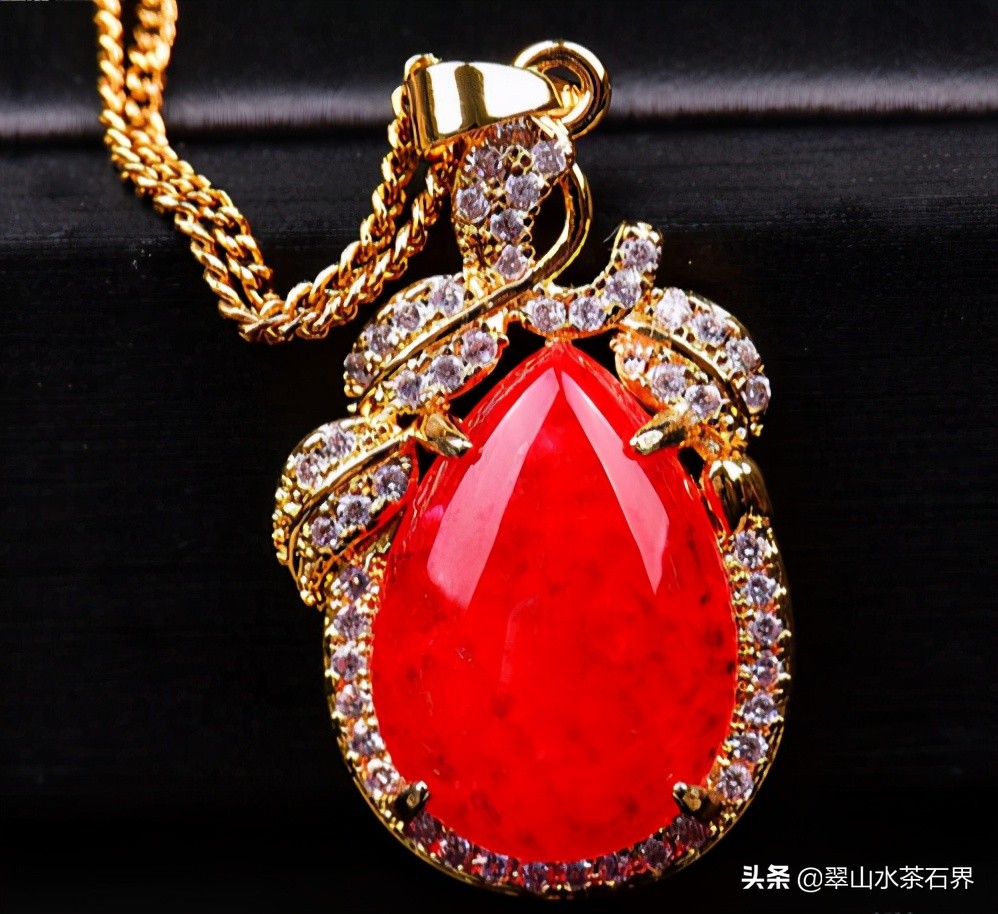 翡翠有几种颜色哪种颜色最贵,翡翠高冰蓝水哪种颜色好