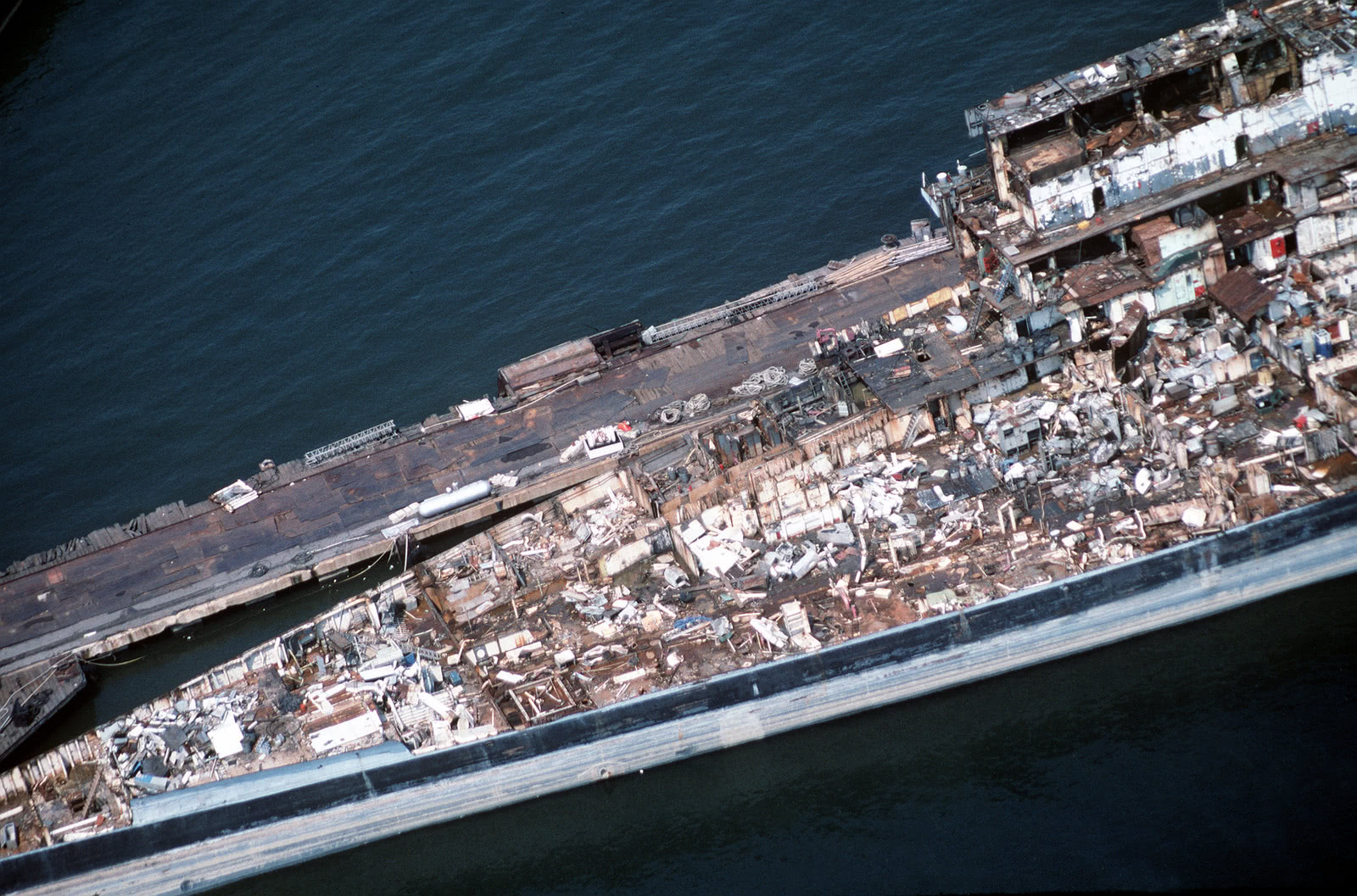 小鹰航母事件,美国小鹰级肯尼迪号航母