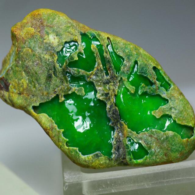 购买翡翠擦亮眼，这8种翡翠不能买，土豪级玩家随意