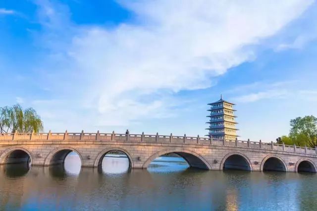 央视新闻直播西安夜景,央视直播西安奥体中心