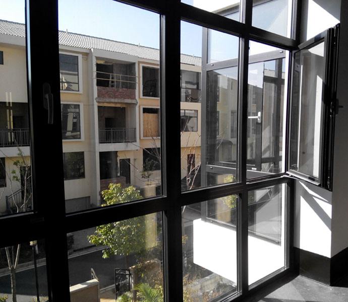 封阳台要先拆保温墙吗,封阳台要先拆护栏吗