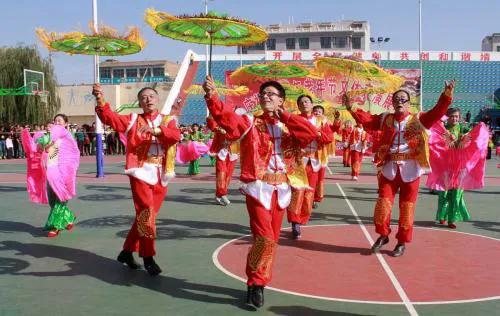 莫道桑榆晚为霞尚满天表达了什么,莫道桑榆晚为霞尚满天语录