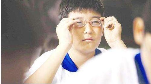 90后小伙创业月入10万就靠这一招,新手开眼镜店怎么学习技术