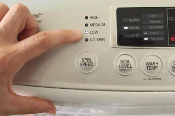 新买的牛仔裤怎么防止不掉色,防止牛仔裤掉色的小妙招